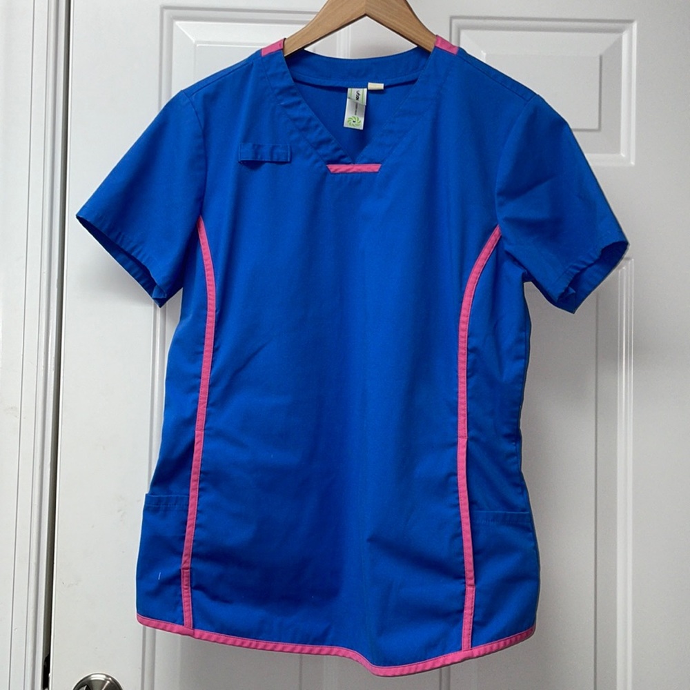 Urbane Sport tunic scrub top. Women’s Medium